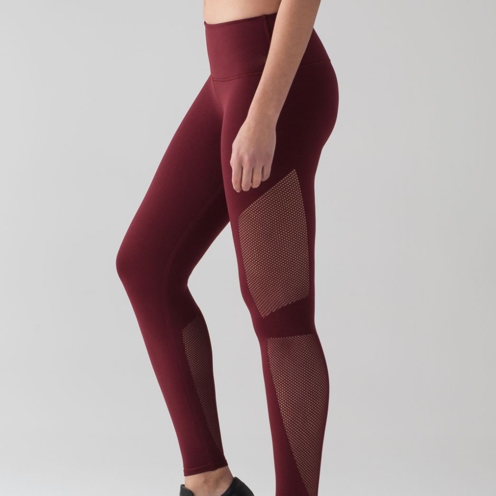 FLASH SALE❗️Lululemon Reveal 7/8 Tight Sz8